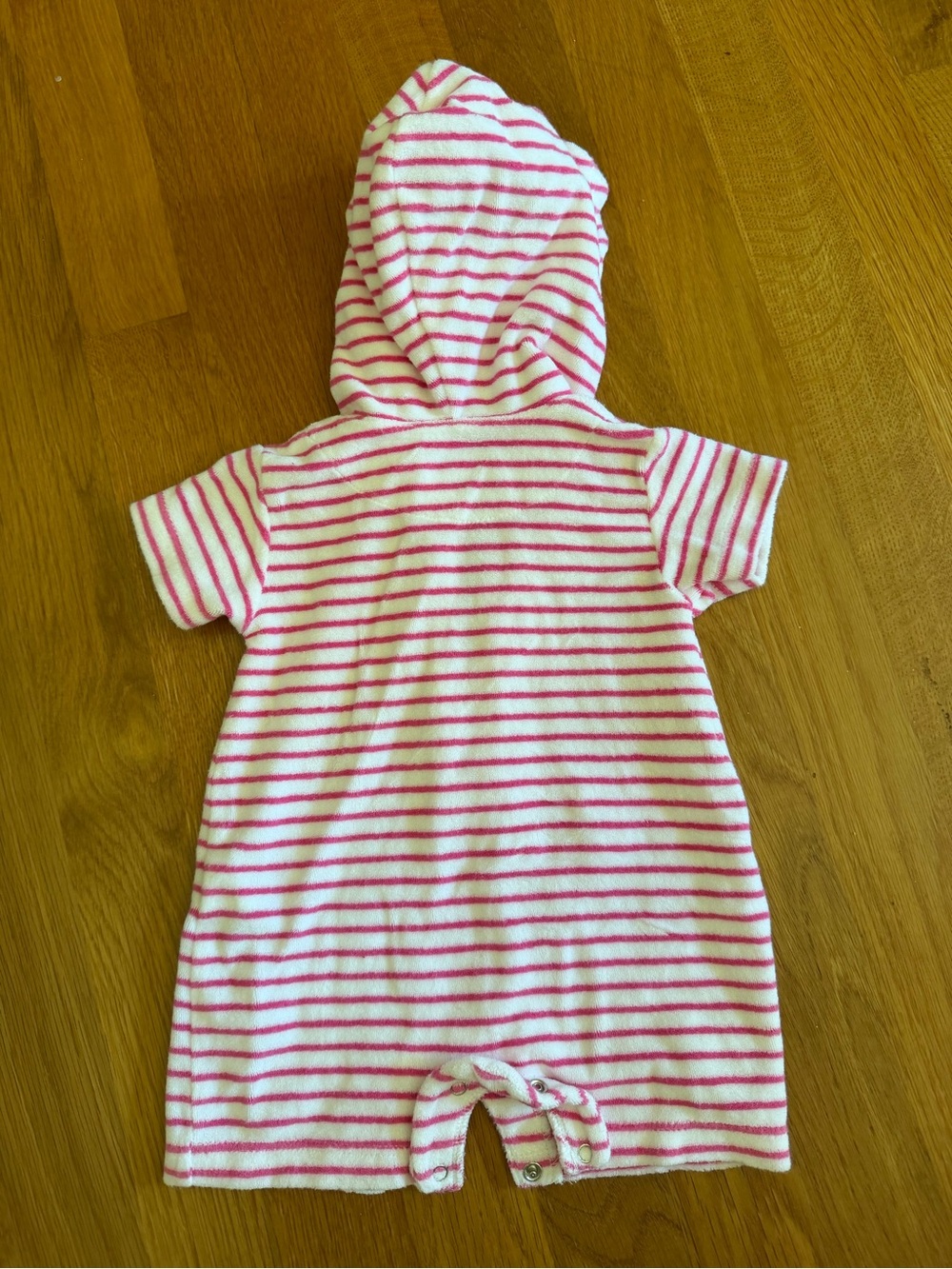 Kissy Kissy 0-3mo Hooded towel Romper - Picture 5 of 8